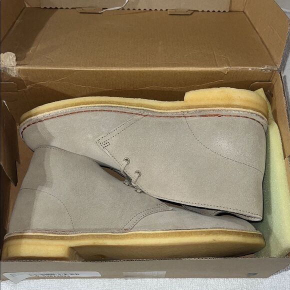 Clarks Other - Clarks Men's Light Tan Chukka Boots